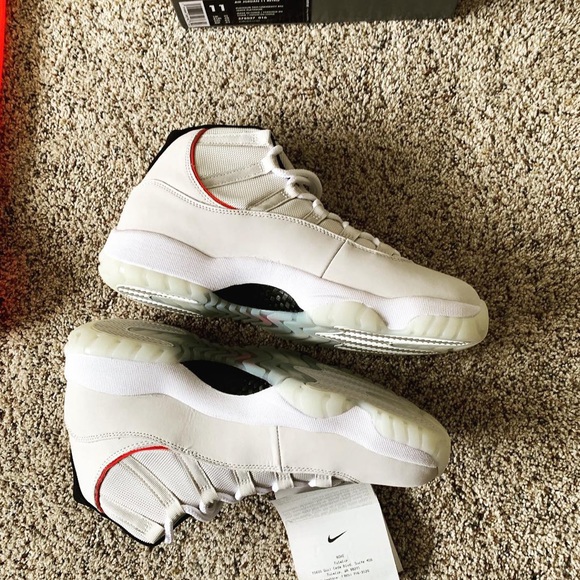 Air Jordan 11 Platinum Tint DS Size 11 - Picture 2 of 4